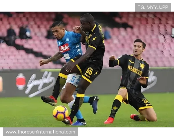 巴黎圣日耳曼中场失控问题显现，比赛节奏难以掌控影响进攻组织