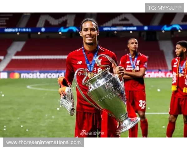 范戴克：欧足联年度最佳球员中的中卫代表