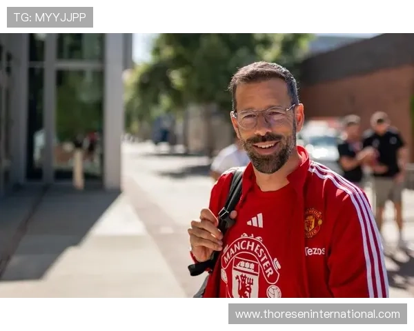 曼联高位压迫战术漏洞显现,赛季中期防线稳定性面临考验 曼联高位压迫战术漏洞显现,赛季中期防线稳定性面临考验